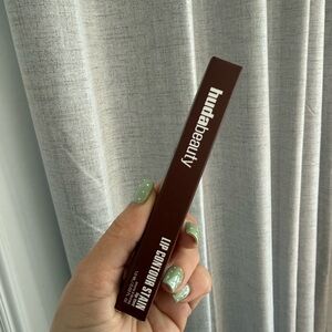 Huda Beauty Lip Contour Stain